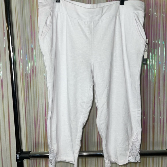 silverwear Pants - NWT Silverware styles crop pants